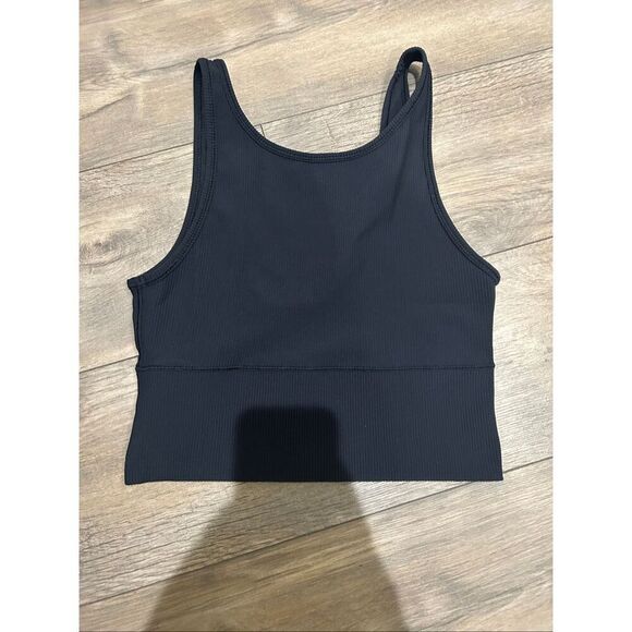 Lululemon sports top - Picture 3 of 3